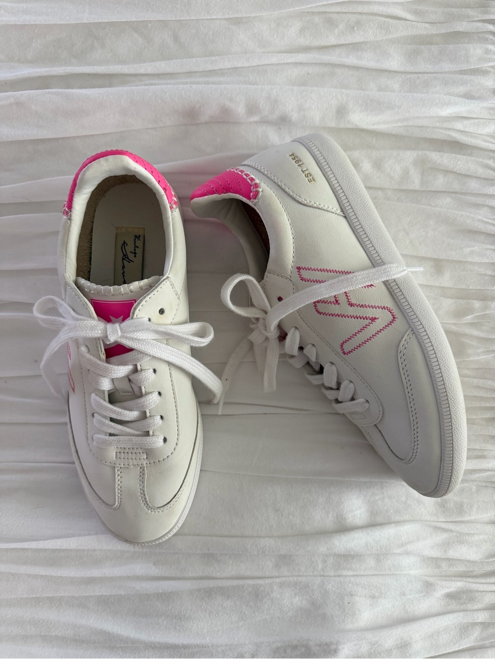 Vintage Havana Crisp White Pink Leather Sneakers Size 7.5
